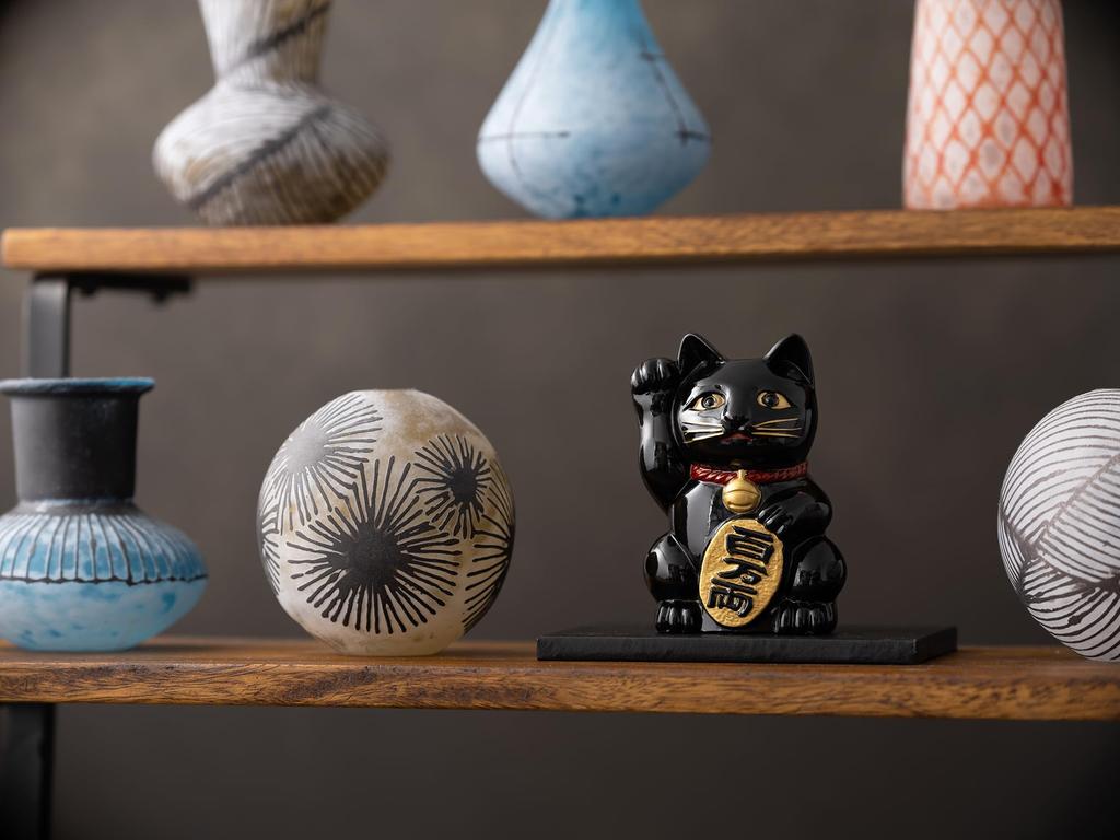 Gin-Yado Maneki Neko (Lucky Cat) - Black Lacquer, Right Paw Raised, Metal, Lucky Cat, Feng Shui Figurine, Takaoka Copperware (Maneki Neko BL)