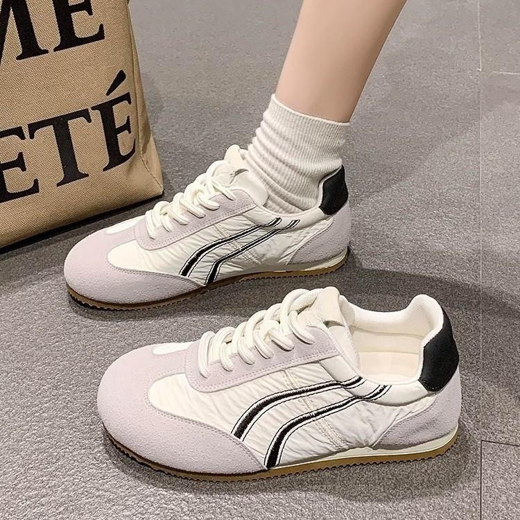 2025 весенние балетки для тренировок женские новые интернет-знаменитости супер популярные плоские повседневные спортивные туфли ретро на шнуровке туфли Форреста Гампа