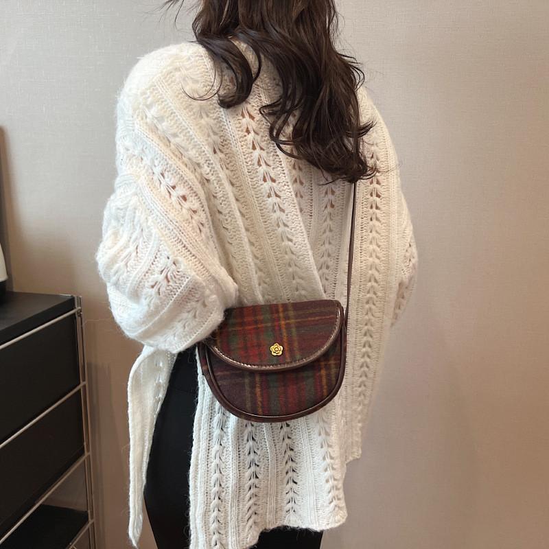 Ielgy Autumn Winter Woolen Plaid Saddle Bag All-Match Small Square Bag Fashion Commuter Messenger Shoulder Bag