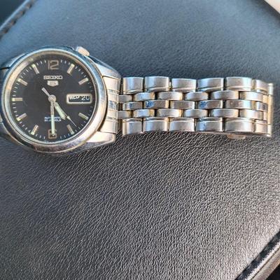 Б/у Автоматические часы SEIKO 5 Черный циферблат