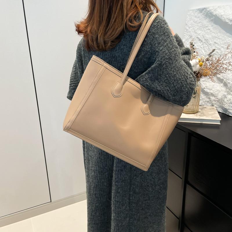 Elegant And Spacious Pu Tote Bag For Women Versatile Stylish Shoulder Bag In Four Colors