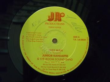 12-дюймовая пластинка JUNIOR KAHDAFFIE - Easy Man TKJR0039 JR Productions 1987 UK Регги, Ска и Даб Б/У