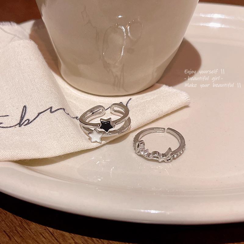 Элегантное кольцо Lucky Charm Glaze Ring - стильное женское контрастного цвета со звездным дизайном