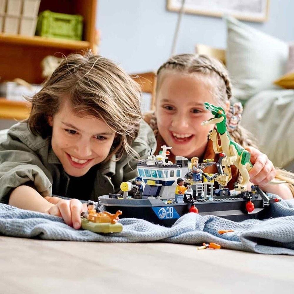 Конструктор LEGO Мир Юрского периода Побег Велоцираптора из воды 76942 Кубики Игрушка-динозавр Подарок для мальчиков и девочек 8+