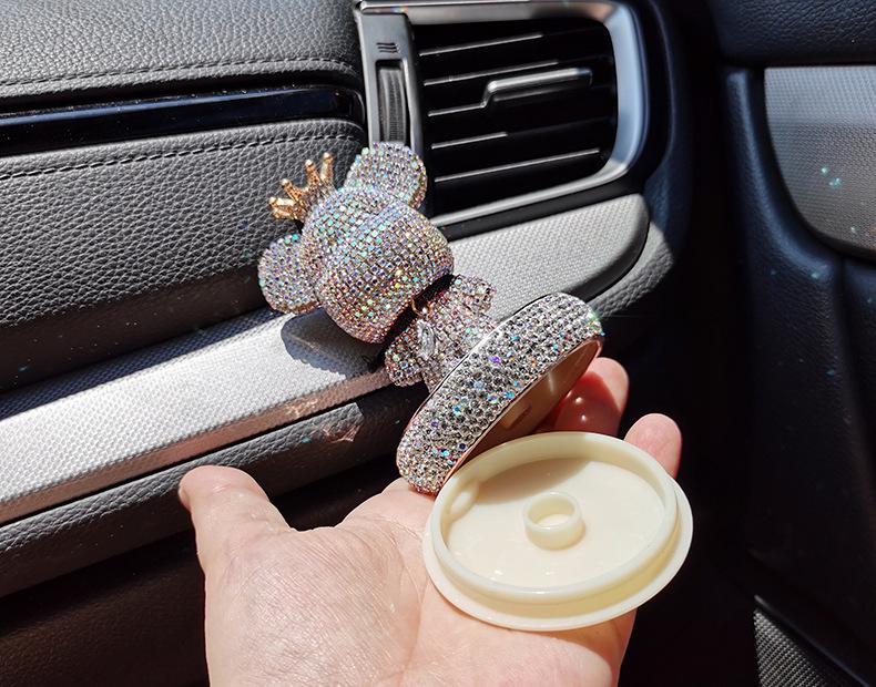 Creative Cartoon Bear Diamond-Studded Car Perfume Ornament - Solid Perfume Gift Decor