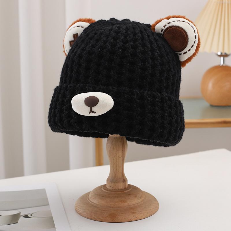 Милая шапка с маленьким медвежонком для женщин на осень и зиму, плюшевая новая корейская вязаная шапка, универсальная теплая защита ушей, утолщенная бархатная шапка от холода