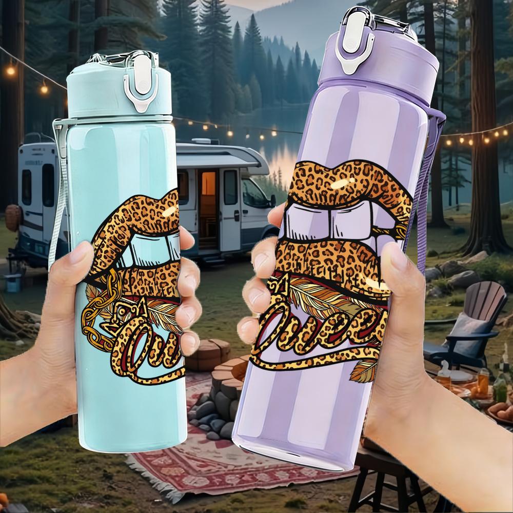 1PC Gold Metallic Lips Graphic,750ml Color Plastic Sports Water Bottle,Leakproof Flip Straw Lid,Suitable for Sports Office Home Use