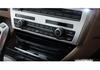 Модификация интерьера BMW 5 серии GT: Яркие полоски-наклейки для вентиляционного отверстия центральной консоли и ручки стеклоподъемника для 528 535i.