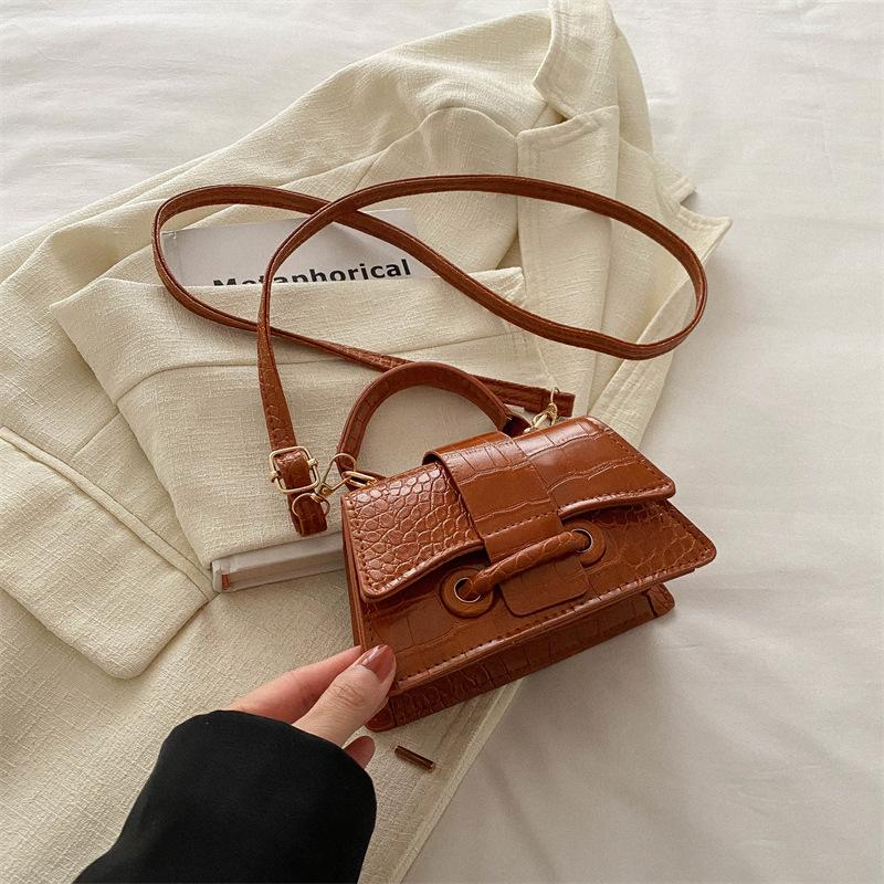 Маленькая свежая иностранная сумка в иностранном стиле, женская весенняя текстура, одно плечо, маленькая квадратная сумка через плечо