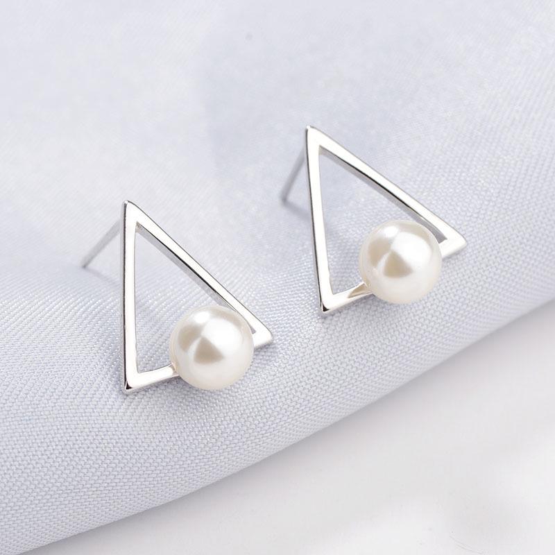 Punk Triangle Stud Earrings for Women Retro Golden Silver Metal Imitation Pearl Earrings Party Simple Jewelry Gift