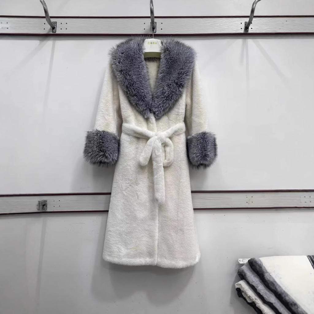 New Autumn and Winter Fur Coat Women's Rabbit Fur Fur Fur Integrated Long Style Real Fox Fur Fur Collar Fashionable Warm Coat Women