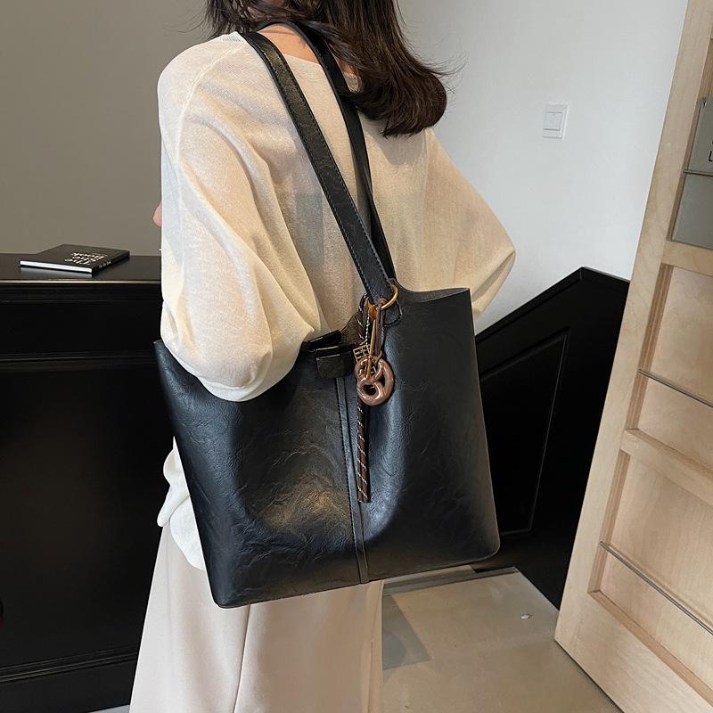 Premium Tote Bag Large Capacity Casual Tote Women's Bag Autumn and Winter New Commuting Lazy Wind Single Shoulder Armpit Big Bag