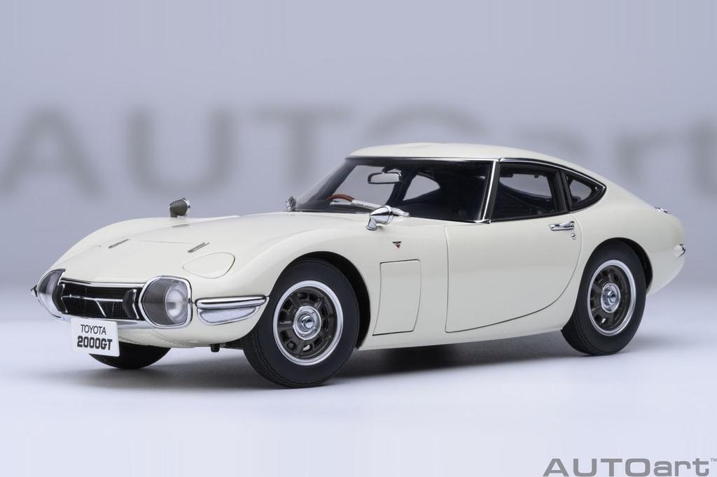 AUTOart Toyota 2000GT 1967 Готовая модель 79546 (белый)