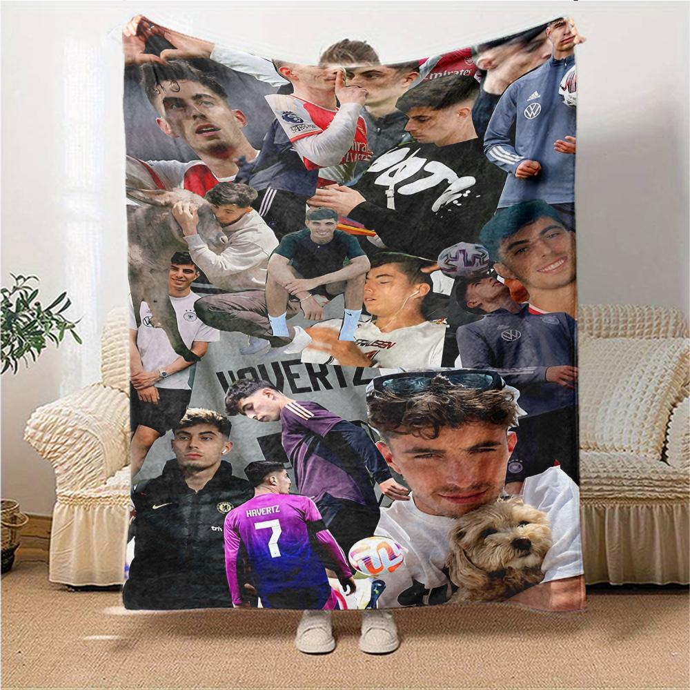 Arsenal Player Pitch printed flannel breathable and warm blanket, a stylish home gift, suitable for home, office and bedspread use. 0713a27