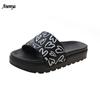 Милые женские сандалии на платформе с рисунком 2024 года, летние тапочки с милым принтом, женская нескользящая домашняя обувь для пляжа, женские шлепанцы