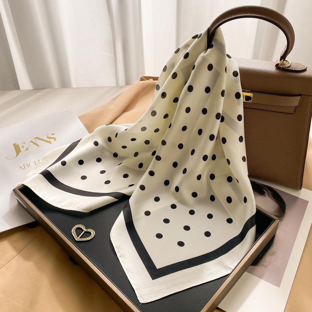 70 Small Square Scarves, Silk Scarves, Women'S Thin Versatile Sunscreen Scarves, Professional Scarves, Tied Bags, Headbands.