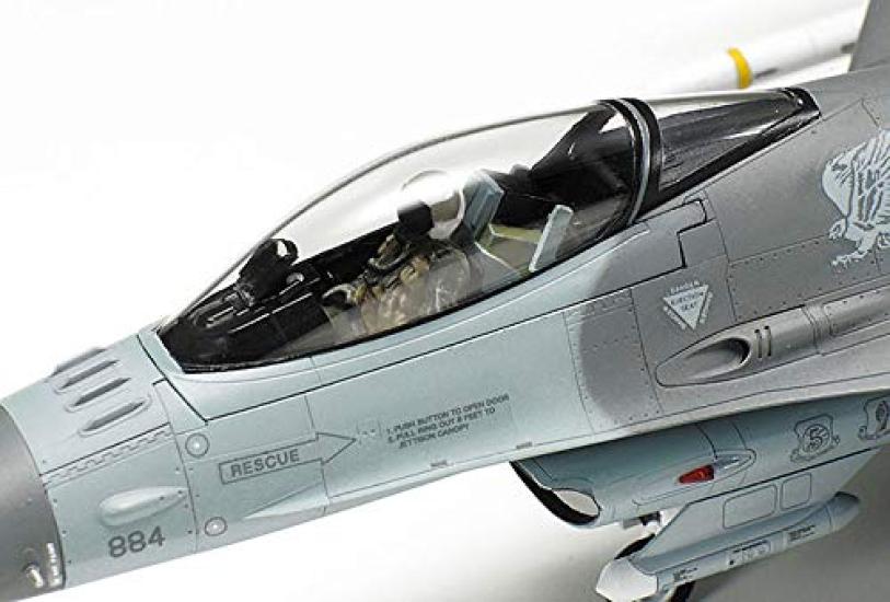 Tamiya Warbird Collection 88 US Air Force Lockheed Martin Block 50 Fighting Falcon Fully Equipped Plastic Model Kit 60788 1/72 No. F-16CJ