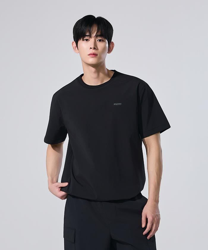 DISCOVERY EXPEDITION Uni Freshvent Essential Woven Short Sleeve T-Shirt (Black)