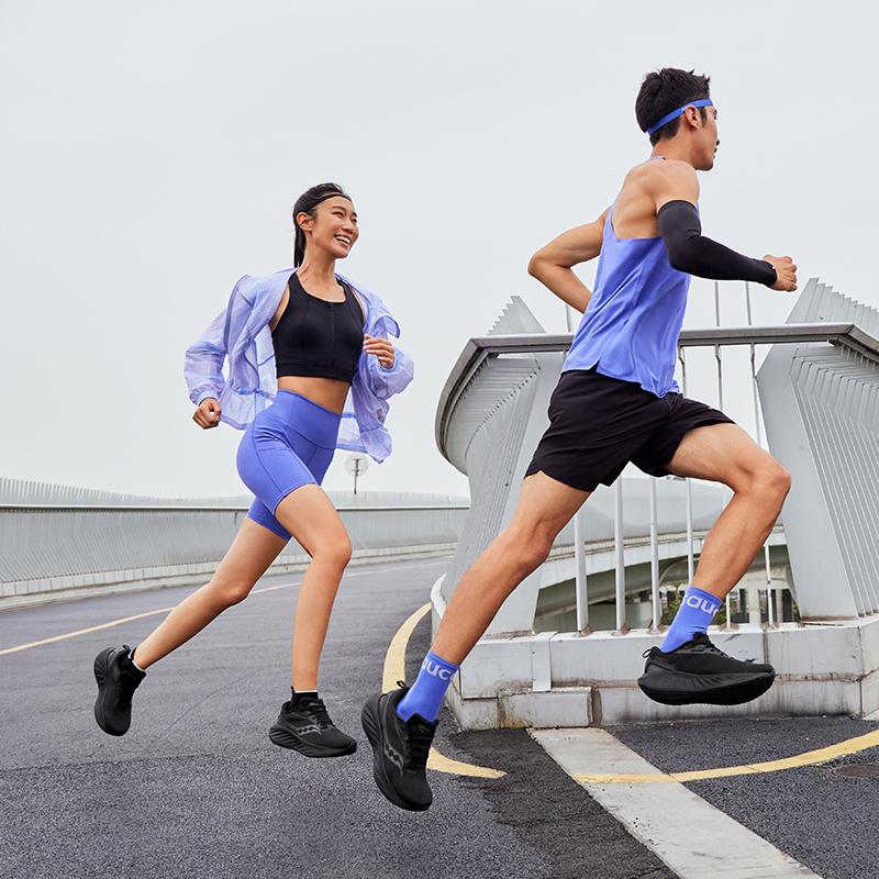 SAUCONY Кроссовки для бега Triumph 22 SE с премиальной амортизацией Мужские кроссовки для бега Черный S20986-201