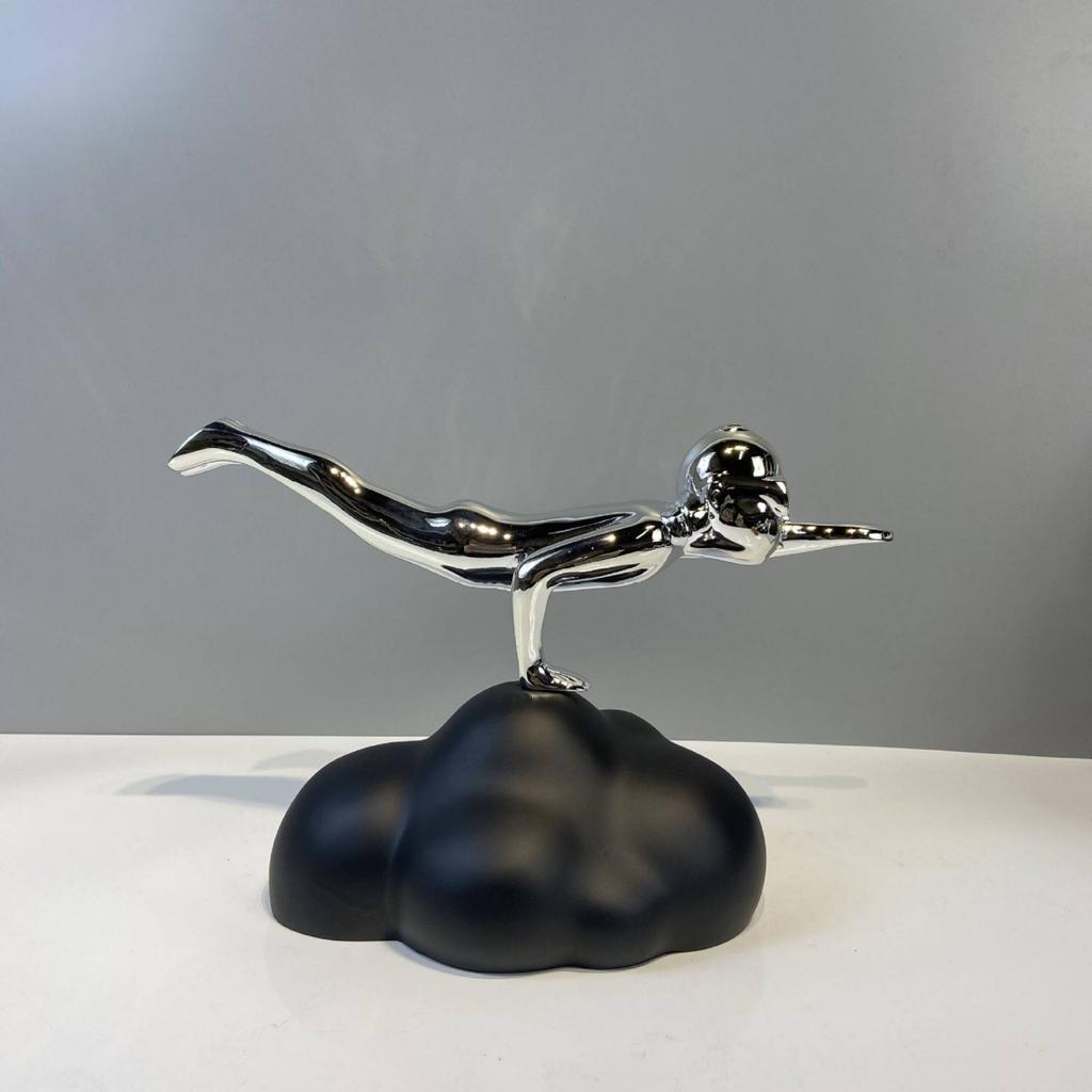 Resin Flying Figure Streamlined Cloud Base Statue Home Decoration for Sales Office