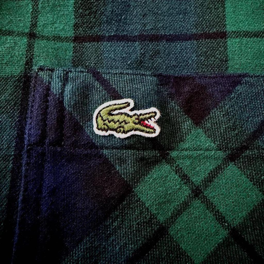 Б/у клетчатая рубашка LACOSTE черная часы L эквивалент свежая бирка плотная