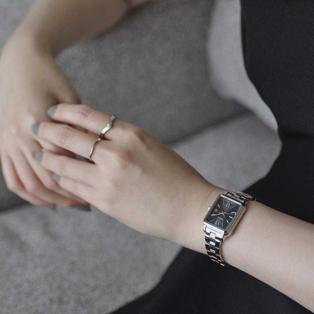 Seiko Selection S Series Солнечные Квадратные Часы SWFH139 Женские Радиоуправляемые (с Датой)