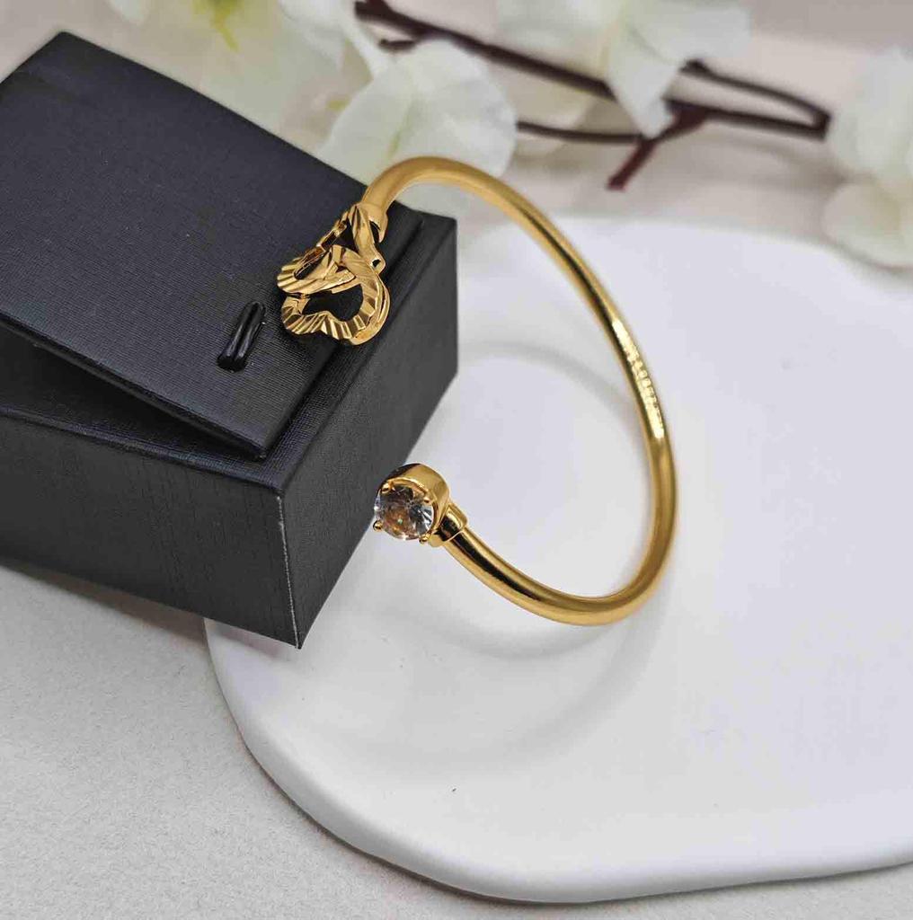 Минималистичный браслет-манжета с открытым сердцем из циркония: Элегантный европейский и американский трансграничный модный браслет