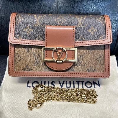 [Б/У] Кошелек Dauphine на цепочке 'Коричневый холст Monogram Reverse' - Отличное состояние #1FVZGVD