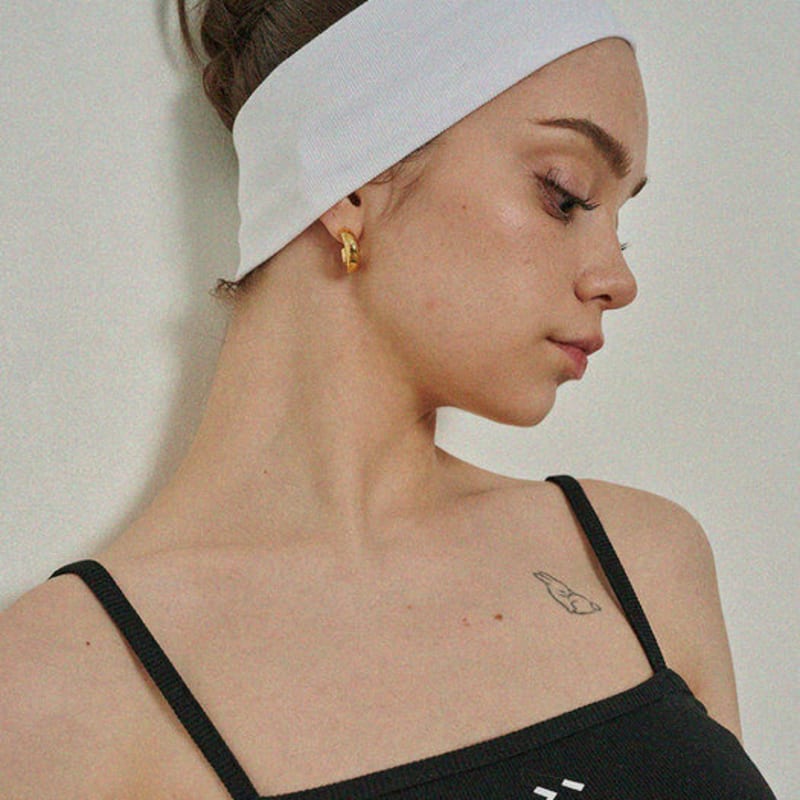 Повязка на голову с логотипом INJIACTIVE белая