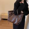 Retro Large-capacity Bag, Stylish Single-shoulder Bag, Commuter Bag, and Fashionable Tote Bag