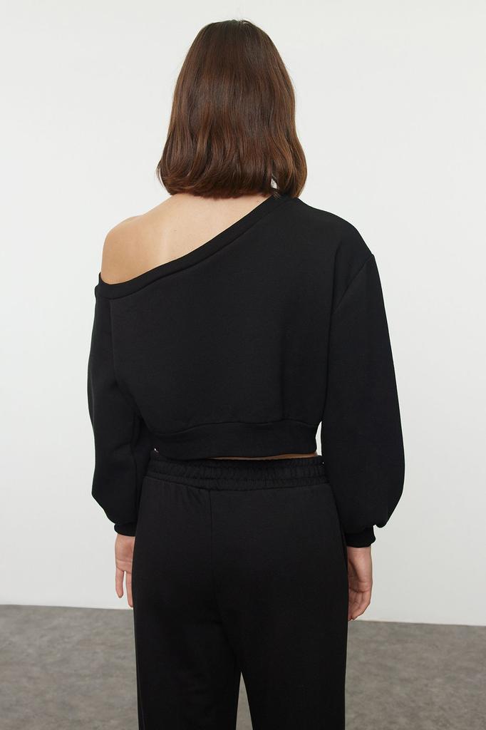 Women's Fashionable Stylish Sweatshirt Black Regular Fit Thick Inside Fleece Crop Asymmetrical Collar Knitted Sweatshirt