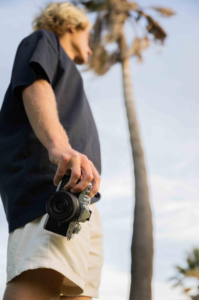 Nikon Широкоугольный объектив с фиксированным фокусным расстоянием NIKKOR Z DX 24mm Z Mount Черный f/1.7 APS-C