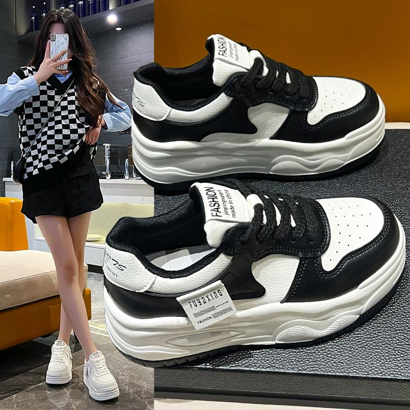 Маленькие белые туфли на толстой подошве Женские 2024 Весна Новые Модные и Удобные Кеды для скейтборда Женские