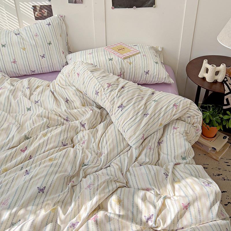 Комплект постельного белья из четырех предметов, приятный к коже, дышащий и удобный, в пасторальном стиле, простыня, пододеяльник, наволочки.