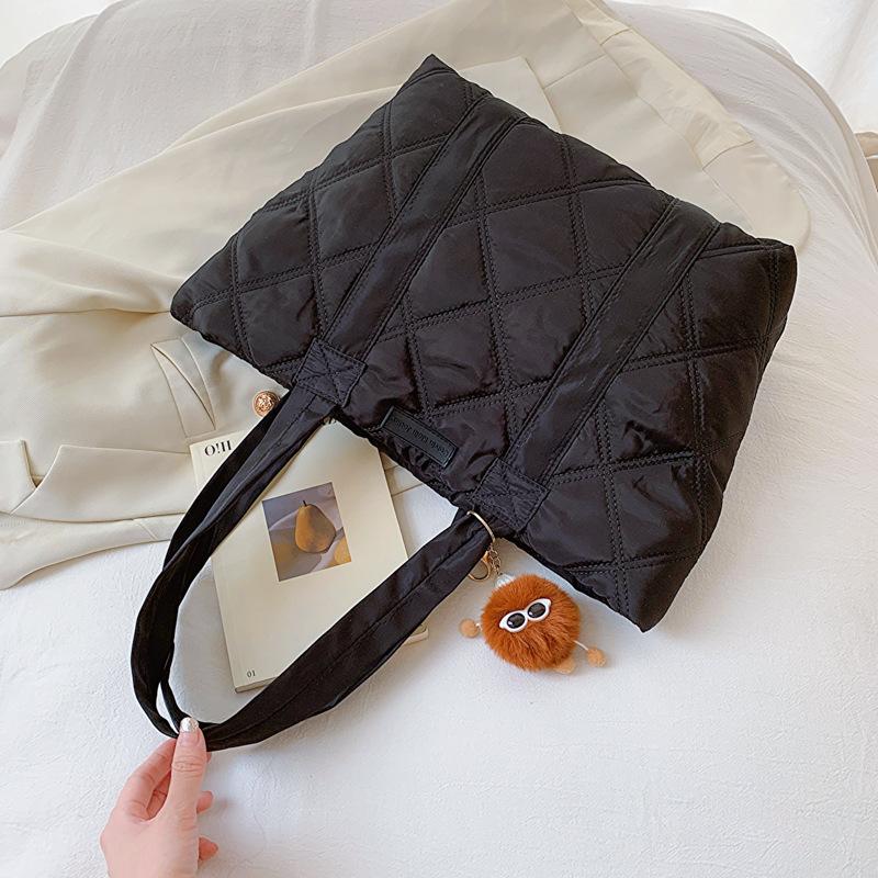 Стеганая сумка-тоут из космического хлопка женская 2024 новая на плечо ручная осенне-зимняя для работы большая сумка ромбовидная стежка хлопковая сумка женская сумка тренд