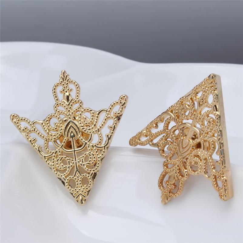 Women Crown Hollow Pattern Collar Buckle Vintage Collar Corner Collar Clip