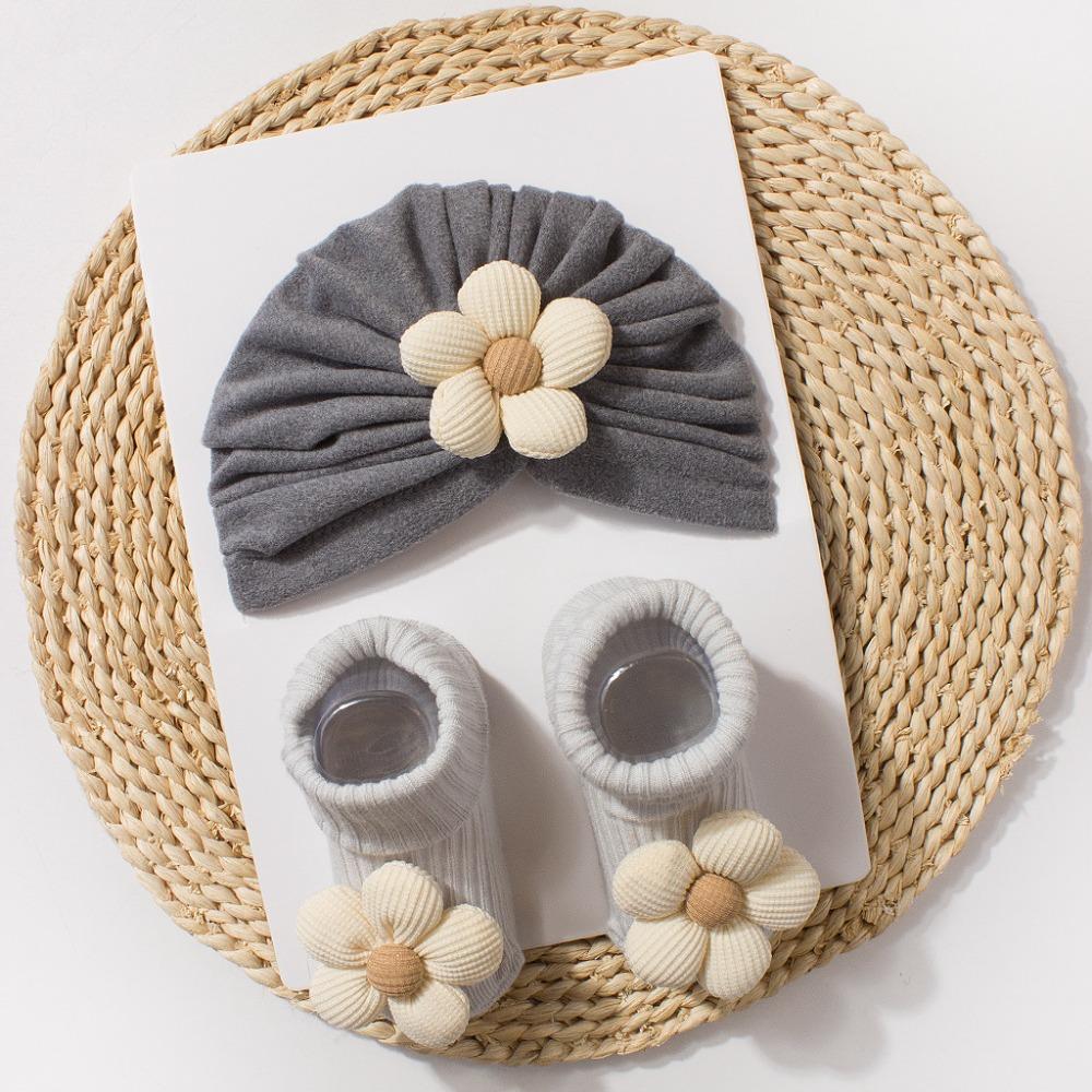 Soft Knit Newborn Hat with Socks Sweet Big Flower Infant Socks Set Newborn Baby Gift