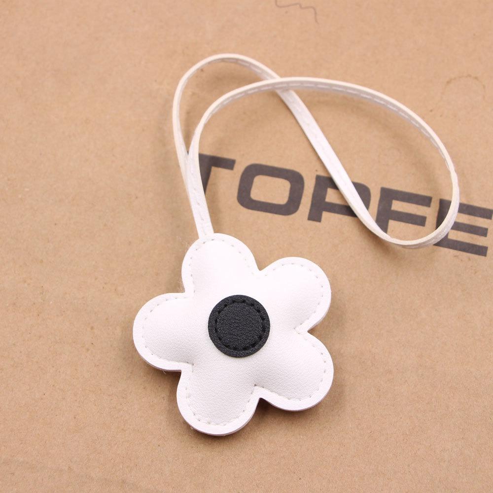 Contrasting Sunflower Bag Pendant PU Leather Bag Pendant Five Petal Flower Keychain Women
