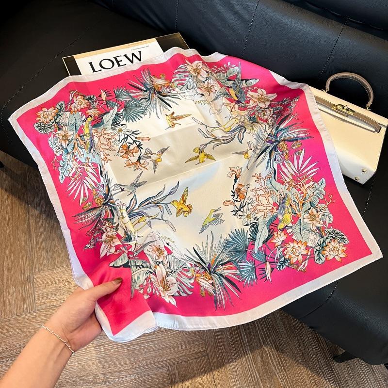 Spring and summer square scarf Korean version of women's scarf decorative binding wrist exquisite foreign style neck protection windproof headscarf