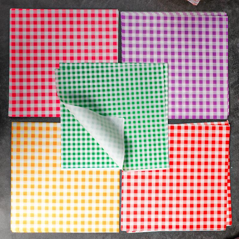 Формочки для кексов в стиле корейского бенто - Цветные в клетку, жиронепроницаемая бумага с дизайном клубники.