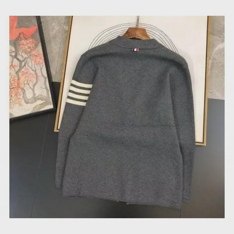 Мужской комплект поло Romon весна-лето и осень - модный повседневный дизайн с лацканами