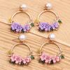 1 пара серег-подвесок, круглые, темпераментные, инкрустированные блестящими стразами, декоративные подарки с искусственным жемчугом, женские, милые серьги-гвоздики с подвеской в виде цветка
