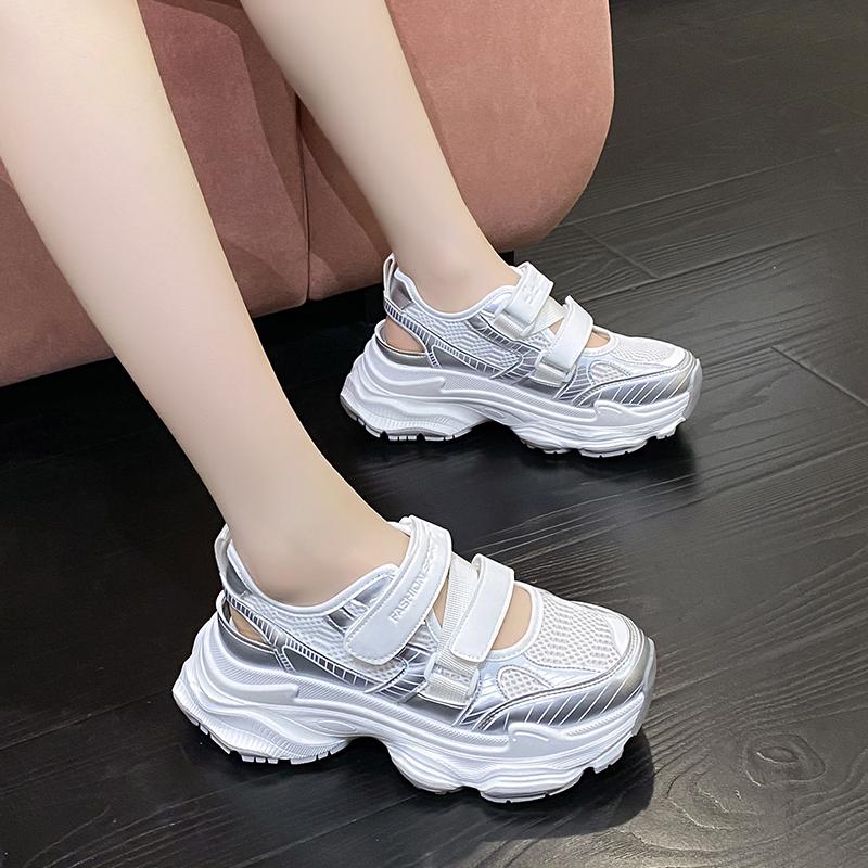 Мода 2024 года Новые модные сандалии Baotou на толстой подошве для женщин Дышащая полая сетка Удобная спортивная обувь для пап