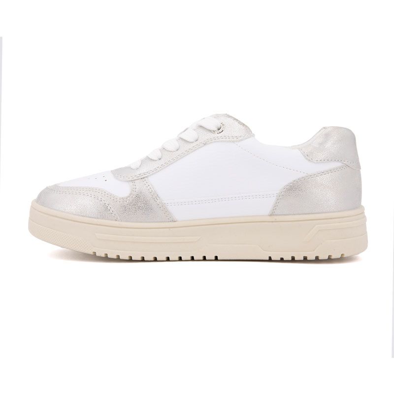 Женские серебристые кроссовки на шнуровке с кремовой подошвой от TOM TAILOR