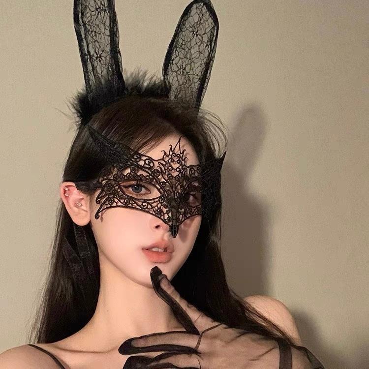 Сексуальная кружевная полумаска с перьями - аксессуар для макияжа на Хэллоуин и маскарада