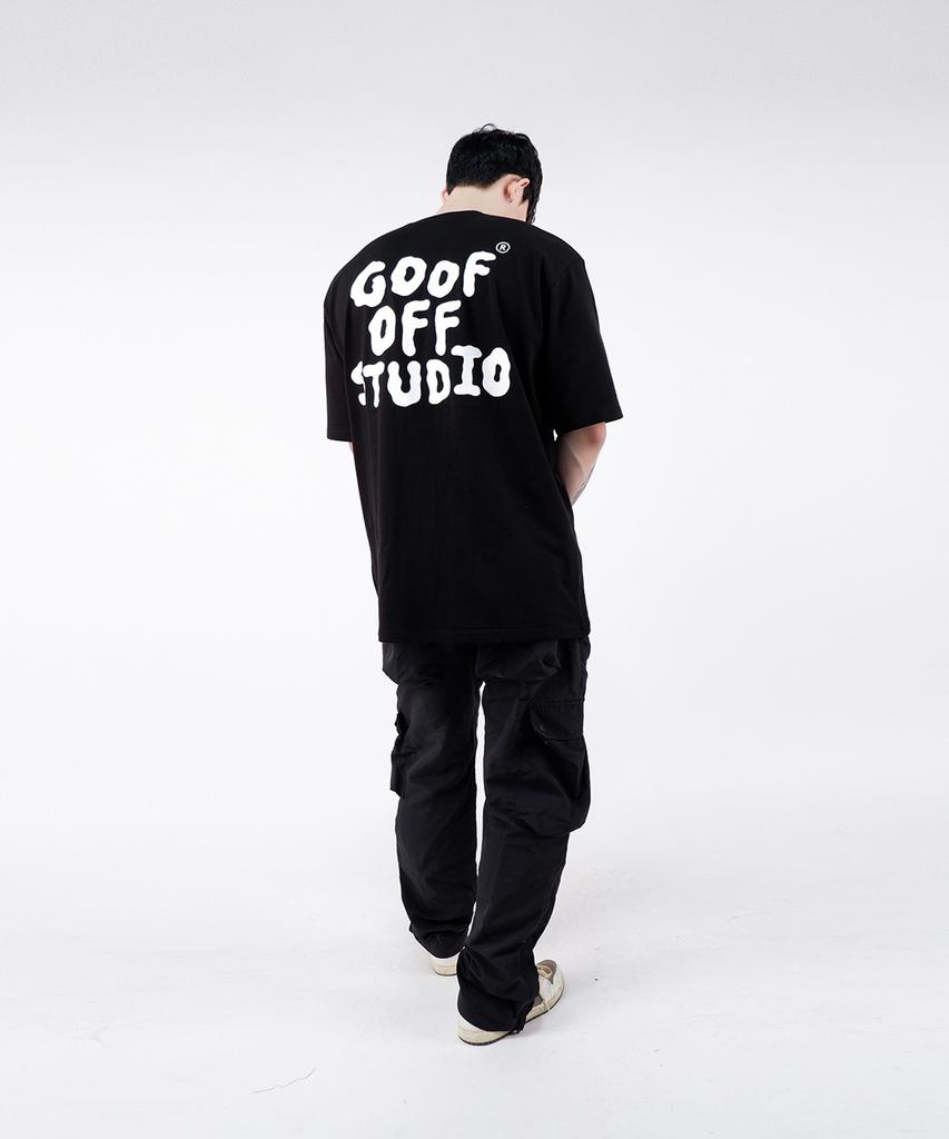 Футболка с основным логотипом Gupeuopeuseutyudio Gofs Черная (белый)