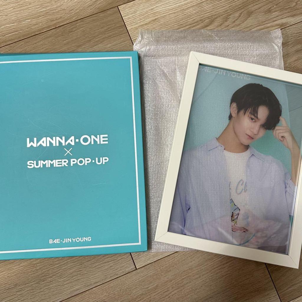 [USED] Wanna OneCIX Bae Jinyoung Set Trading Card Postcard Can Badge