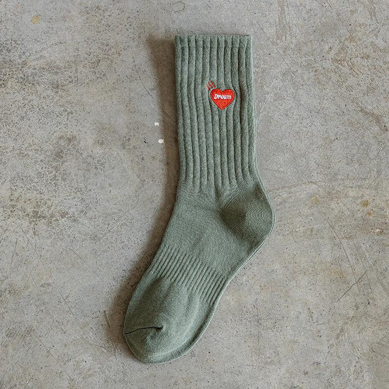 Мужские хлопковые носки до середины икры с вышивкой в виде сердца: Корейский стиль, Модный хип-хоп, Дышащий, Черно-белый для осени и зимы