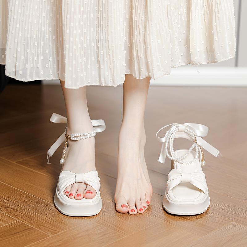 Лето не устало от нежных ножек, фея, ветер, жемчужный бант, толстый каблук, платформа, сандалии, женское ощущение наступания на дерьмо усиливается, римские туфли