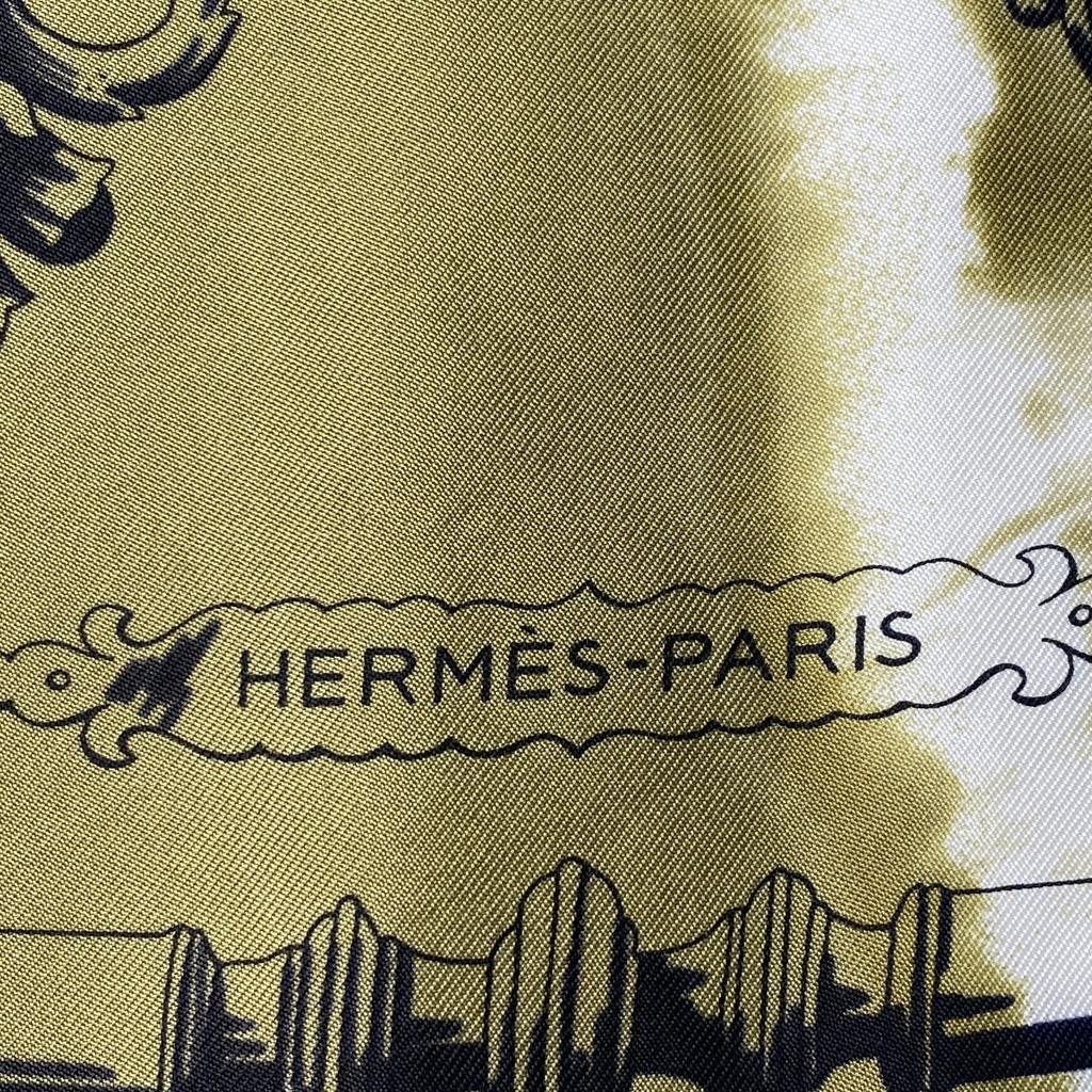 Подержанный Шарф HERMES многоцветный шелк Женский